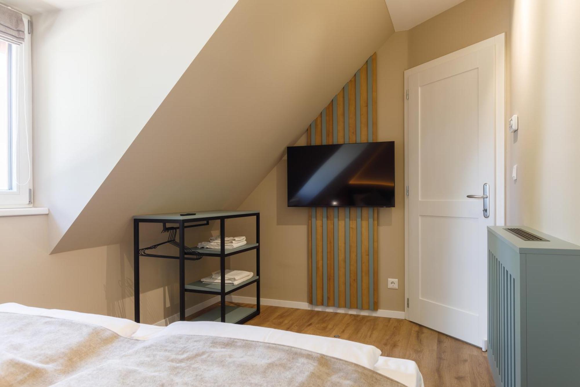 Lepke Apartmanhaz Es Etterem Tihany Luaran gambar
