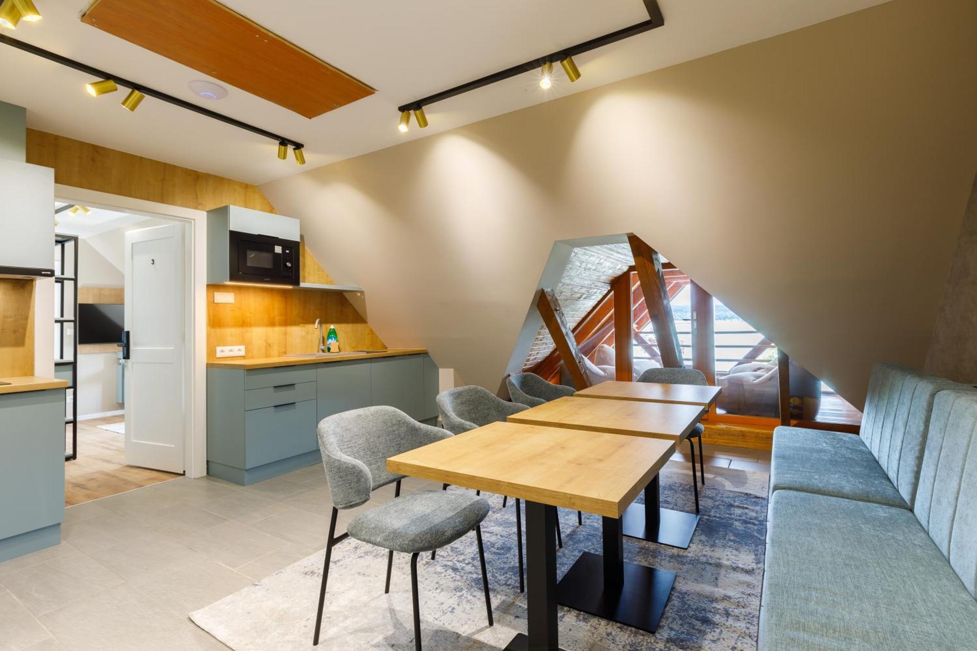 Lepke Apartmanhaz Es Etterem Tihany Luaran gambar