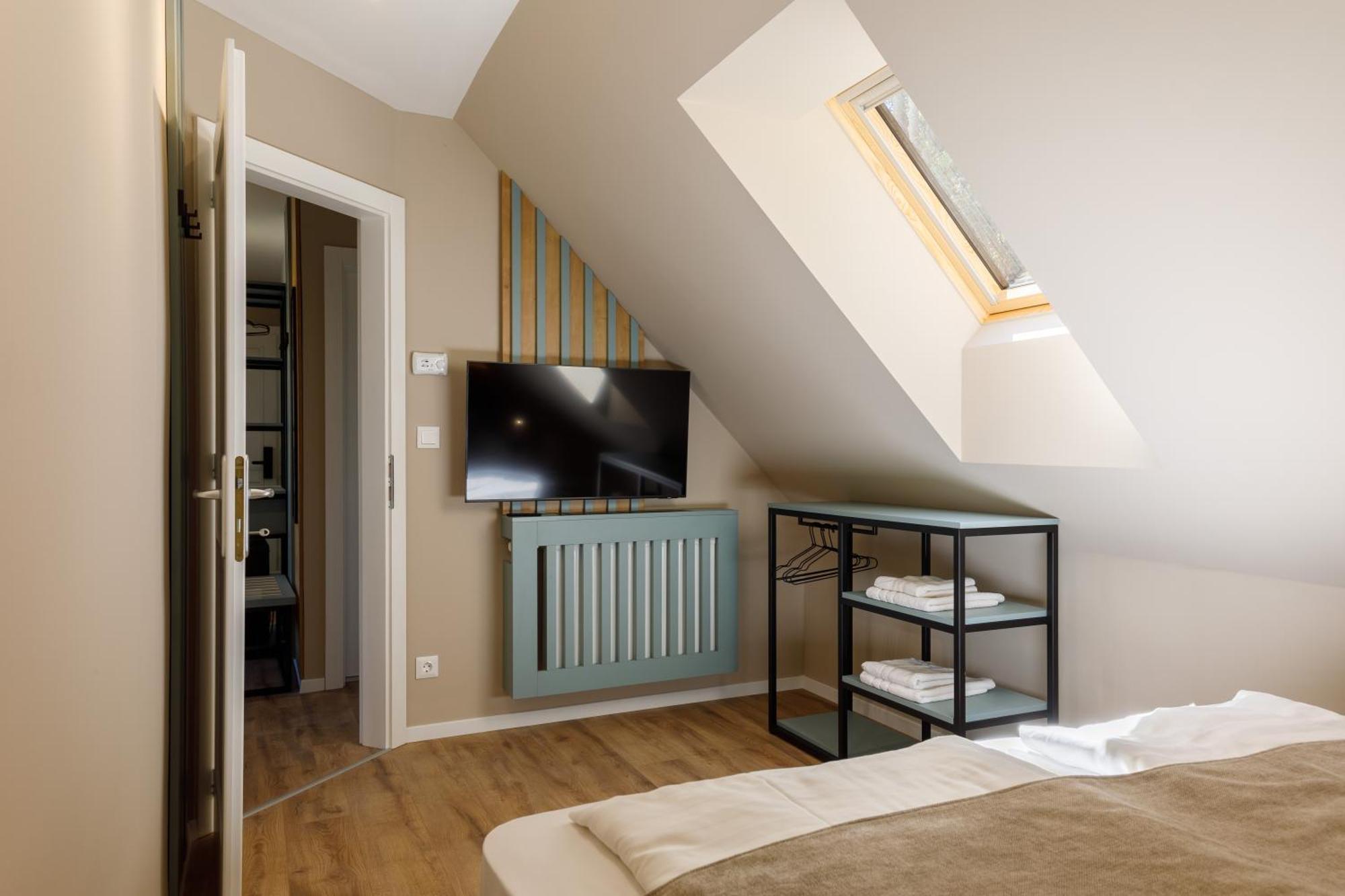 Lepke Apartmanhaz Es Etterem Tihany Luaran gambar