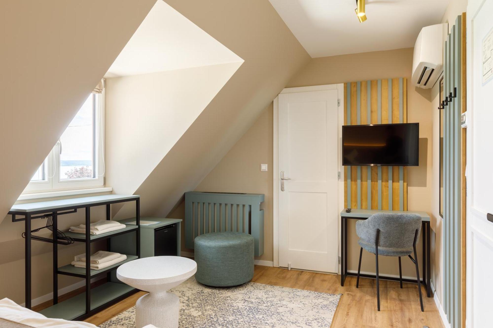 Lepke Apartmanhaz Es Etterem Tihany Luaran gambar