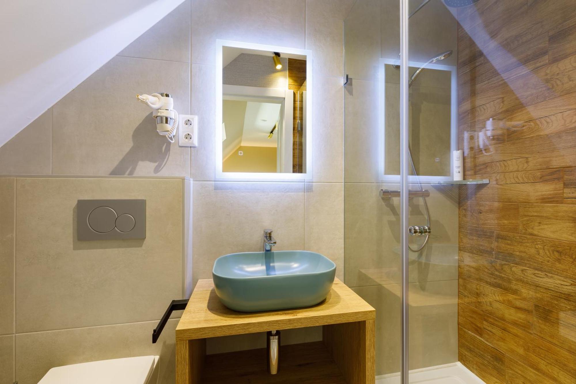 Lepke Apartmanhaz Es Etterem Tihany Luaran gambar