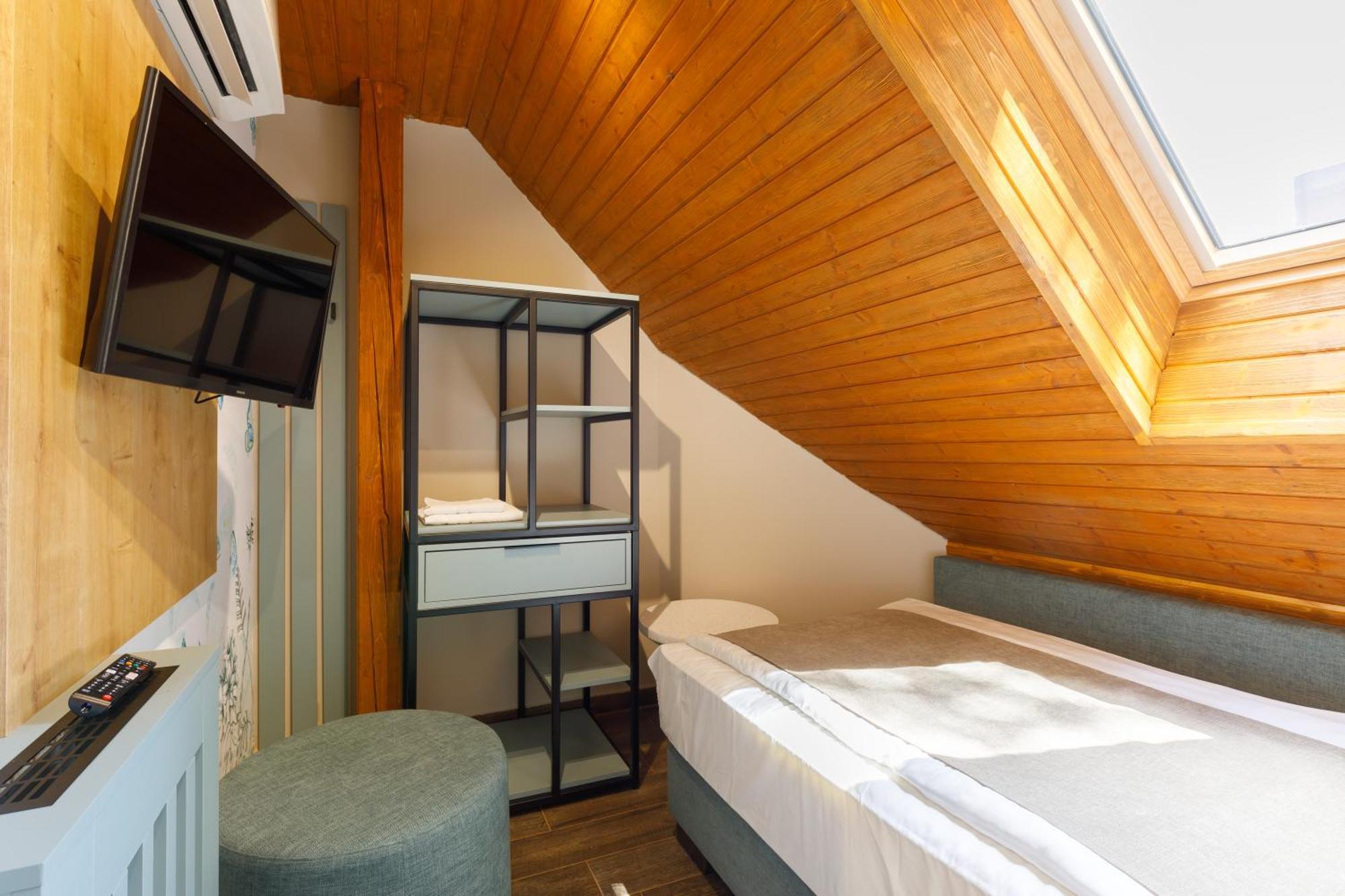 Lepke Apartmanhaz Es Etterem Tihany Luaran gambar